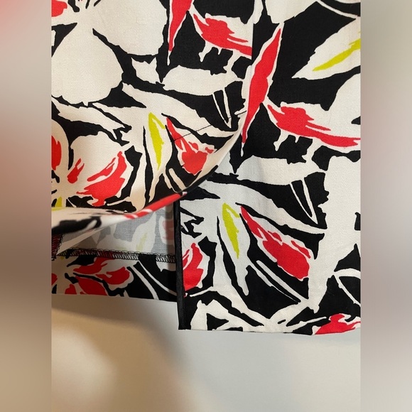 Jones Wear Floral Pencil Skirt Stretch Size 6P Tropical Career Office EUC - Picture 7 of 11